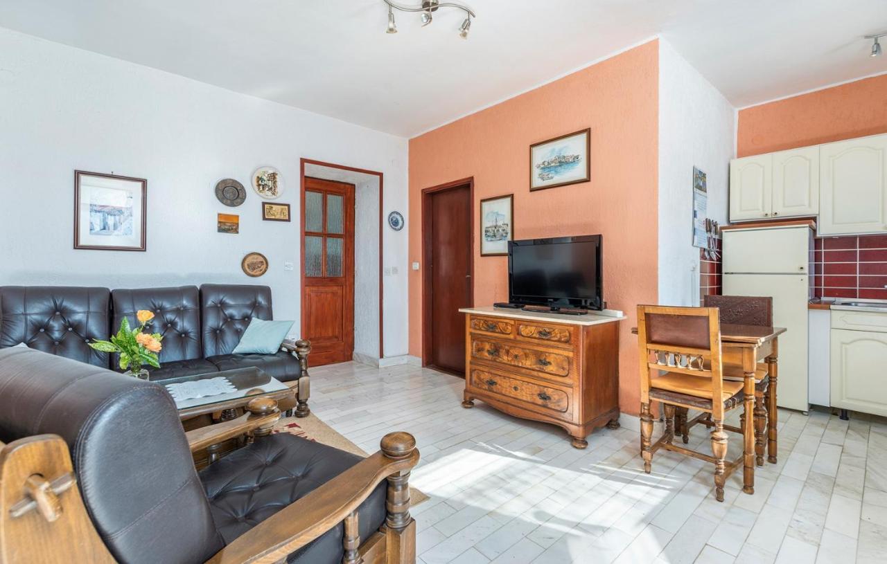 Отель House Peresiji Экстерьер фото